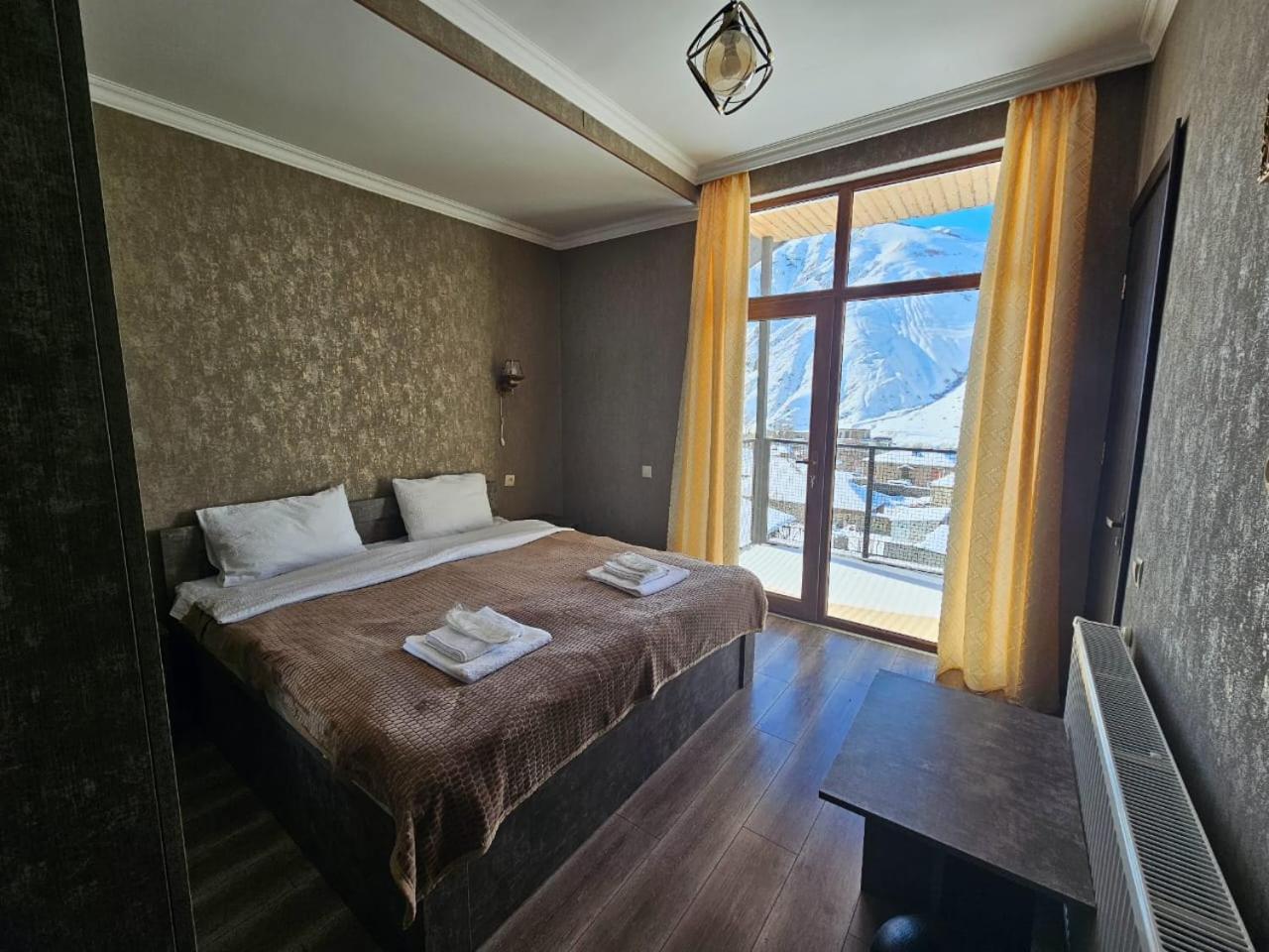 Discover Kazbegi Hotel ภายนอก รูปภาพ